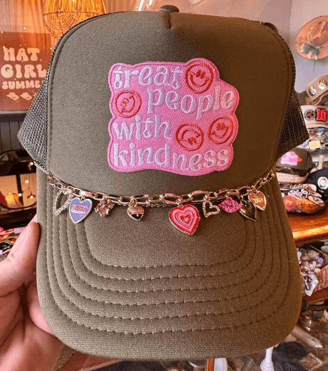 Trucker Hat Chain, Customizable Trucker Hat Chain, Hat Chain - The Velvet Strand